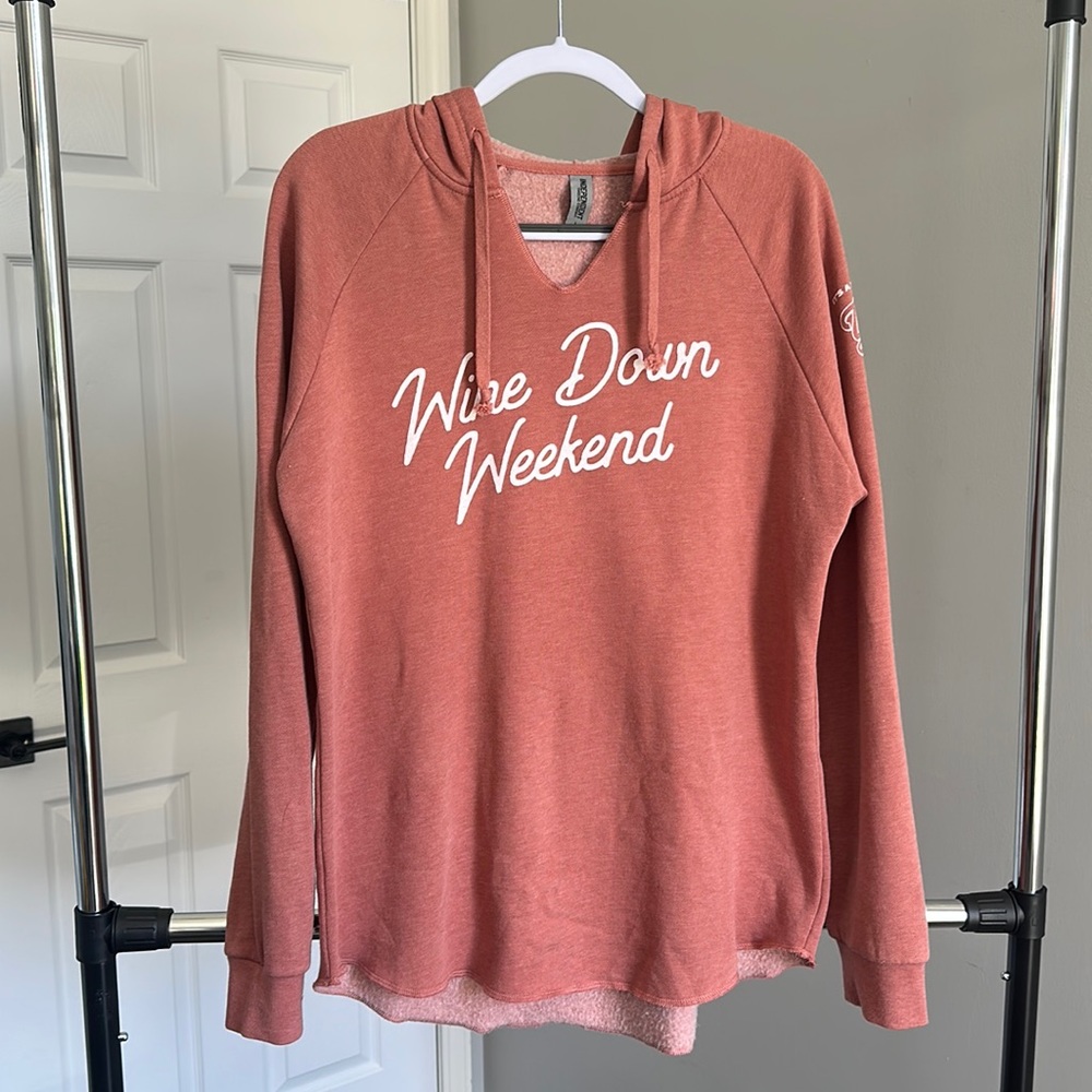 Nashville “Wine Down Weekend” comfy sweatshirt size L, rosey red